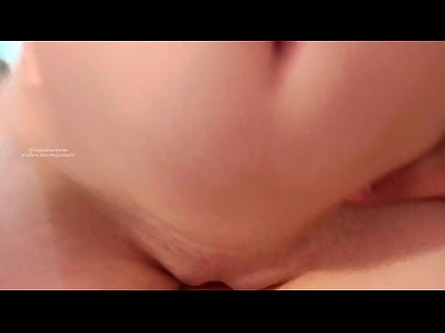 ❤️ Je dormais dans la chambre de ma sœur et je me suis réveillé comme ça. ️❌ Super sexe at us