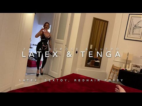 ❤️ Demi-soeur rousse en costume de latex baisée par son demi-frère ️❌ Super sexe at us