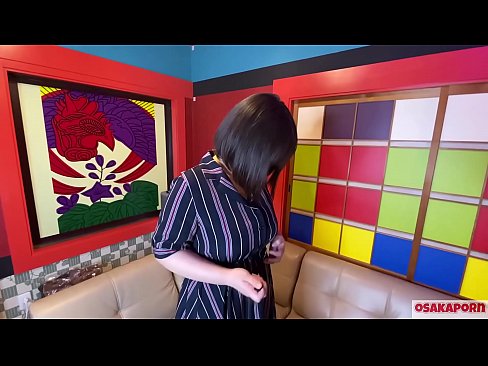 ❤️ Une jolie Japonaise aux gros seins se masturbe avec des jouets sexuels et a un orgasme. Elle parle dans une interview de son expérience de la baise. Gros seins et chatte poilue gémissant bruyamment. Osakaporn ️❌ Super sexe at us