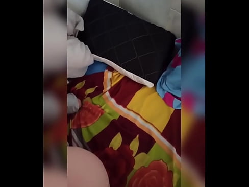 ❤️ Ma colocataire reste seule à la maison parce que son mari est en vacances et j'en profite pour la baiser et lui remplir le cul de lait. ️❌ Super sexe at us